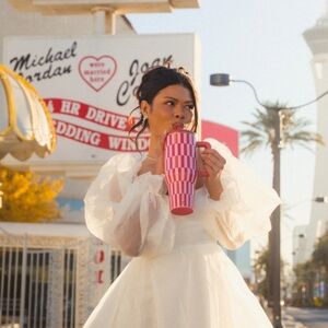 NWT HydroJug 40oz Be Mine Valentine's Day Traveler